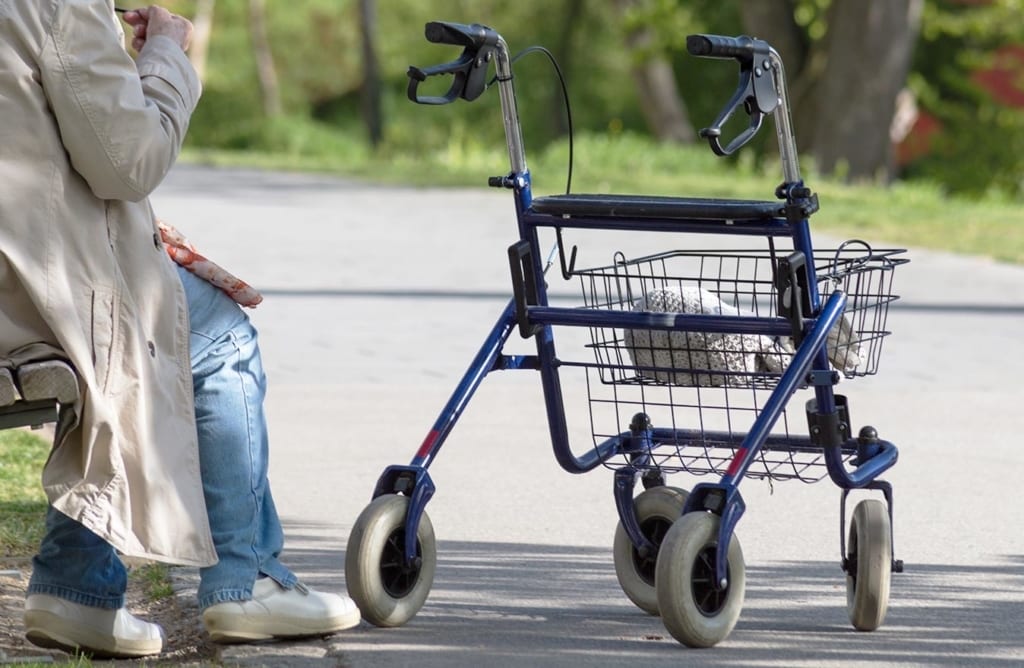 Deambulatori aiutano a prevenire le cadute